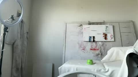 Lucy Lucy online show from 11-04-25, 03:55