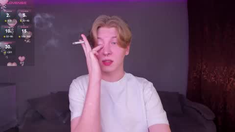 Snapshot of themikesever chatting on 03-15-26, 01:17 Sever online show from 03-15-26, 01:17