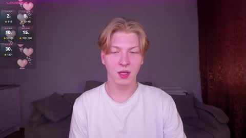 Snapshot of themikesever chatting on 03-18-26, 11:02 Sever online show from 03-18-26, 11:02