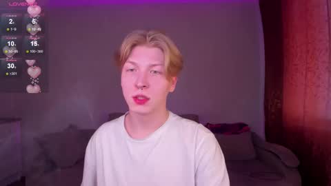 Snapshot of themikesever chatting on 03-22-26, 01:53 Sever online show from 03-22-26, 01:53