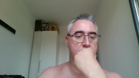 Snapshot of themohican chatting on 06-01-26, 08:27 Themohican online show from 06-01-26, 08:27