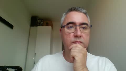 Snapshot of themohican chatting on 06-03-26, 04:23 Themohican online show from 06-03-26, 04:23