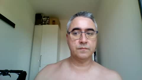 Snapshot of themohican chatting on 06-06-26, 08:30 Themohican online show from 06-06-26, 08:30