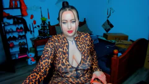 thenaughtygf online show from 12-17-25, 11:00
