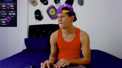 Snapshot of theo_bigcock_ chatting on 07-08-26, 06:56 Theo online show from 07-08-26, 06:56