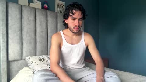 theo_riviera online show from 05-26-26, 08:27
