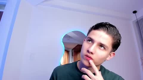  THEO- MATEO  online show from 01-02-25, 03:19