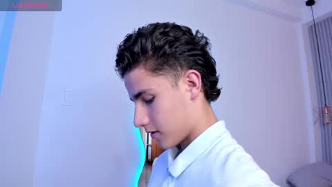  THEO- MATEO  online show from 01-03-25, 08:22