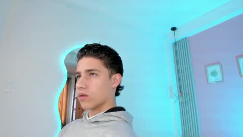  THEO- MATEO  online show from 01-08-25, 02:03