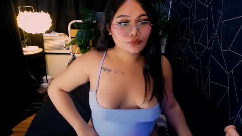 Snapshot of theonly_chin chatting on 02-08-26, 05:44 FRANCINE online show from 02-08-26, 05:44