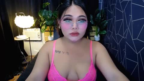 Snapshot of theonly_chin chatting on 03-03-26, 12:50 FRANCINE online show from 03-03-26, 12:50