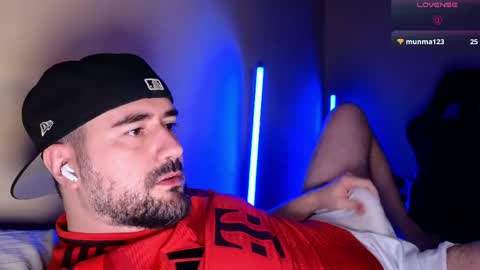 Theo Ravi online show from 04-25-26, 03:42