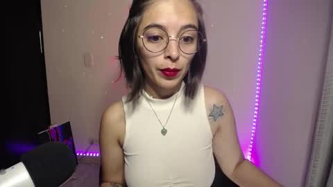 Snapshot of thepowerpuffgirl_99 chatting on 01-04-25, 11:43 Amy online show from 01-04-25, 11:43