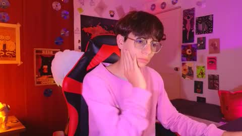 Matt independent model  online show from 11-11-25, 08:53