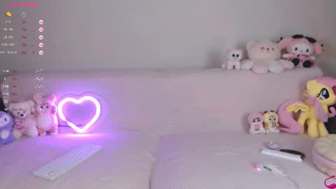 Snapshot of theprincesscastle chatting on 07-13-26, 07:27 online show from 07-13-26, 07:27