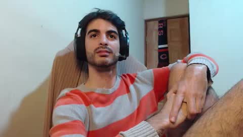 Santiago Enrique online show from 12-05-25, 06:22