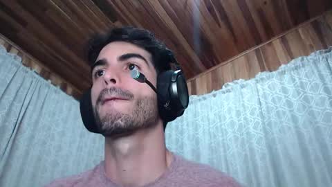 Snapshot of therazhanen chatting on 12-23-25, 07:17 Santiago Enrique online show from 12-23-25, 07:17