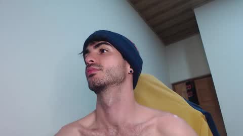 Snapshot of therazhanen chatting on 01-19-26, 06:28 Santiago Enrique online show from 01-19-26, 06:28