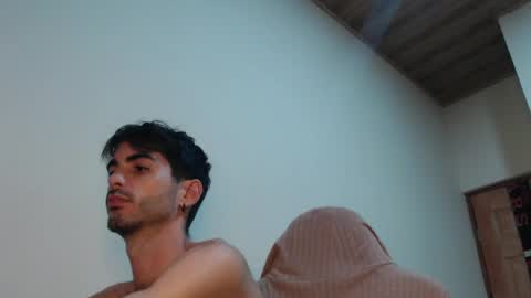 Santiago Enrique online show from 05-06-26, 06:30