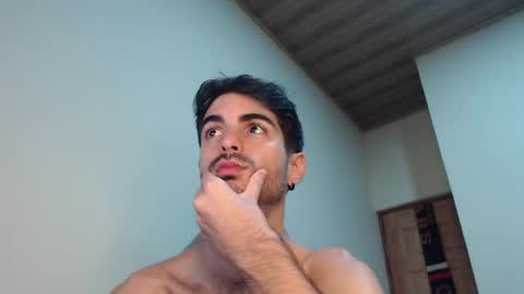 Santiago Enrique online show from 05-24-26, 06:18