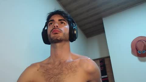 Santiago Enrique online show from 05-25-26, 05:24