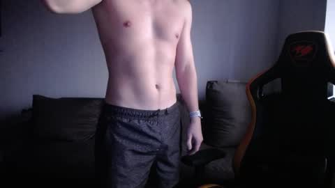 Snapshot of theroadtomars chatting on 01-07-25, 05:43 Nick online show from 01-07-25, 05:43