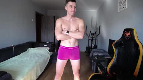 Snapshot of theroadtomars chatting on 09-15-25, 06:24 Nick online show from 09-15-25, 06:24