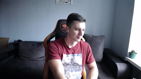 Snapshot of theroadtomars chatting on 10-10-25, 11:53 Nick online show from 10-10-25, 11:53