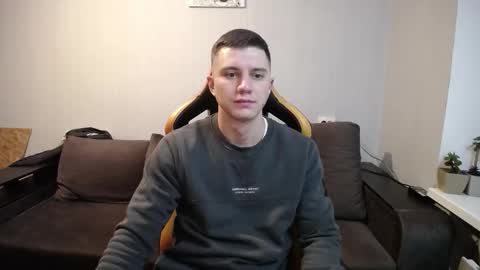 Snapshot of theroadtomars chatting on 11-06-25, 09:15 Nick online show from 11-06-25, 09:15