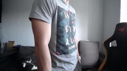 Snapshot of theroadtomars chatting on 11-21-25, 08:57 Nick online show from 11-21-25, 08:57