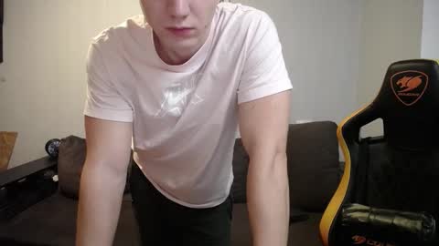 Snapshot of theroadtomars chatting on 12-14-25, 09:19 Nick online show from 12-14-25, 09:19