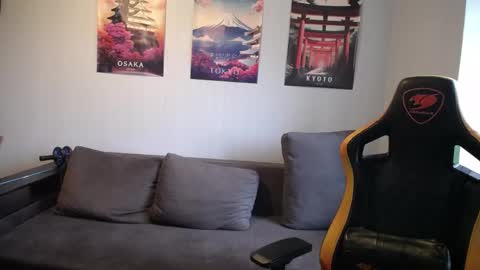 Nick   online show from 04-19-26, 07:40