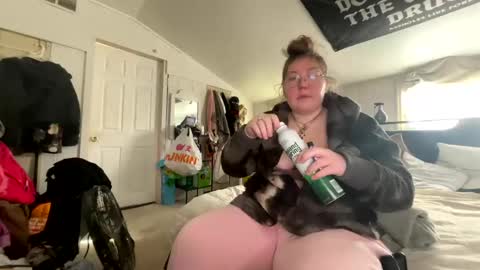 Snapshot of thesashadomme chatting on 01-08-25, 06:52 The Sasha Domme online show from 01-08-25, 06:52