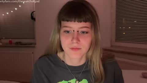 LISA                                            online show from 04-18-26, 07:58