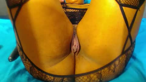 Snapshot of theshybaddie chatting on 09-15-25, 07:14 theshybaddie online show from 09-15-25, 07:14