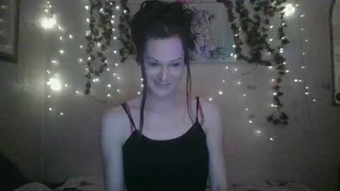 Snapshot of thesillymillie chatting on 12-09-24, 12:56 sillymillie0 online show from 12-09-24, 12:56