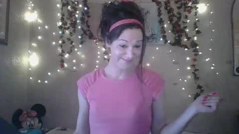 Snapshot of thesillymillie chatting on 01-09-25, 05:43 sillymillie0 online show from 01-09-25, 05:43