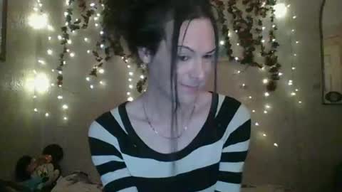 Snapshot of thesillymillie chatting on 03-05-25, 04:56 sillymillie0 online show from 03-05-25, 04:56