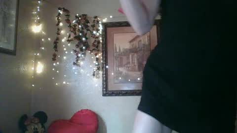 Snapshot of thesillymillie chatting on 10-07-25, 08:39 sillymillie0 online show from 10-07-25, 08:39