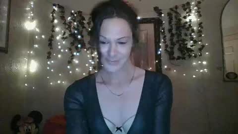 Snapshot of thesillymillie chatting on 10-13-25, 12:43 sillymillie0 online show from 10-13-25, 12:43