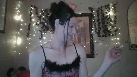 Snapshot of thesillymillie chatting on 10-18-25, 09:59 sillymillie0 online show from 10-18-25, 09:59