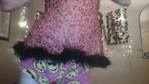 sillymillie0 online show from 11-21-25, 11:03