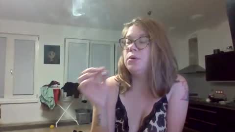 thesunnevergoesdown7 online show from 09-20-25, 08:21