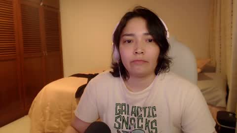 Snapshot of thetalkingbutt chatting on 05-22-26, 05:14 Mai online show from 05-22-26, 05:14
