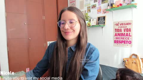 Snapshot of thetropicalseduction chatting on 12-17-24, 07:04 Nicole online show from 12-17-24, 07:04