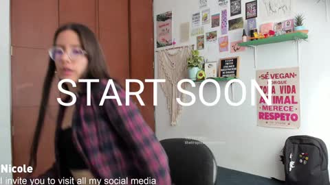 Snapshot of thetropicalseduction chatting on 12-19-24, 07:29 Nicole online show from 12-19-24, 07:29