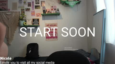 Snapshot of thetropicalseduction chatting on 12-30-24, 08:15 Nicole online show from 12-30-24, 08:15