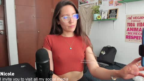 Snapshot of thetropicalseduction chatting on 01-24-25, 08:32 Nicole online show from 01-24-25, 08:32