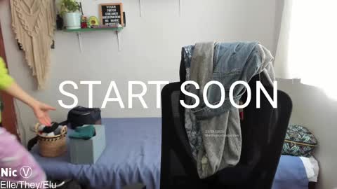 Snapshot of thetropicalseduction chatting on 09-23-25, 01:36 Nicole online show from 09-23-25, 01:36