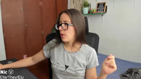 Snapshot of thetropicalseduction chatting on 10-03-25, 02:14 Nicole online show from 10-03-25, 02:14